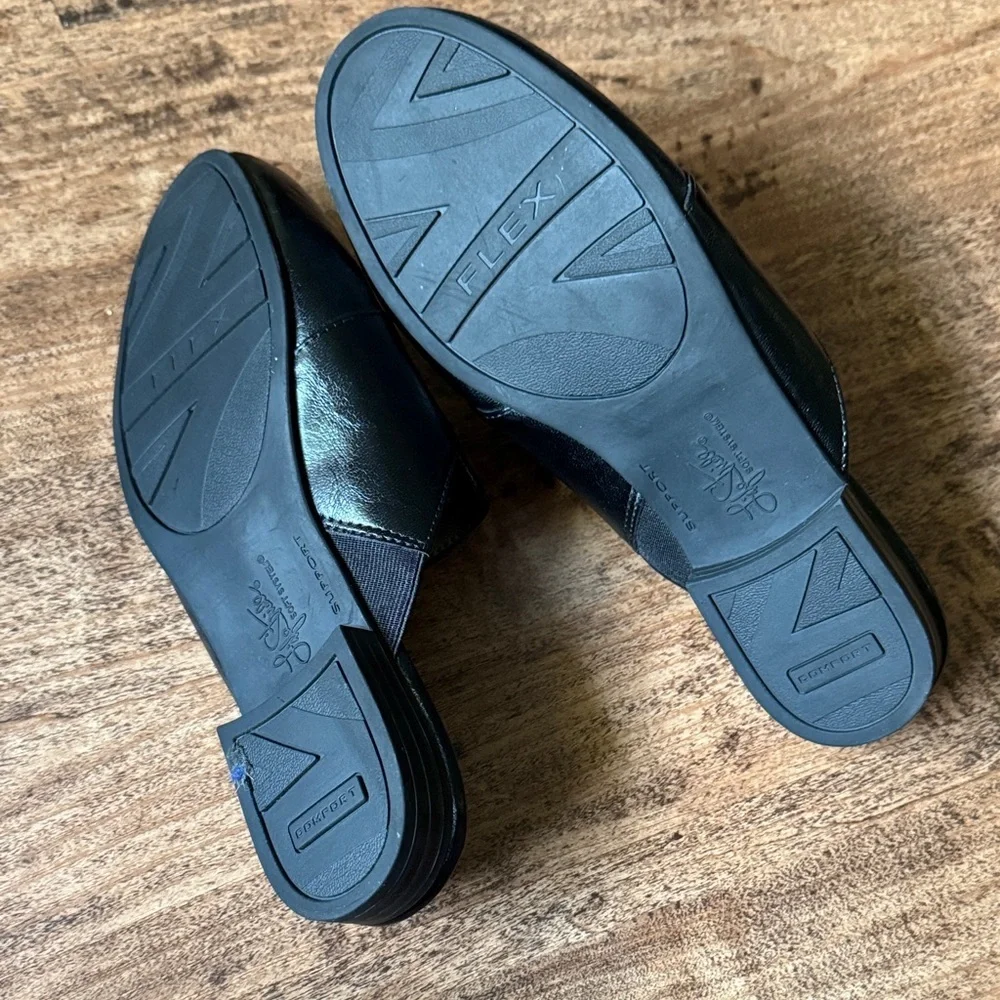 Black Leather Women’s Loafers